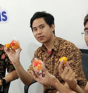 Sambut Tahun Baru Imlek, Docotel Ungkap Rasa Syukur dengan Bagi-bagi Jeruk Mandarin