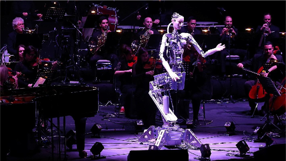Robot Android Altar 3 Jadi Konduktor di Konser Orkestra