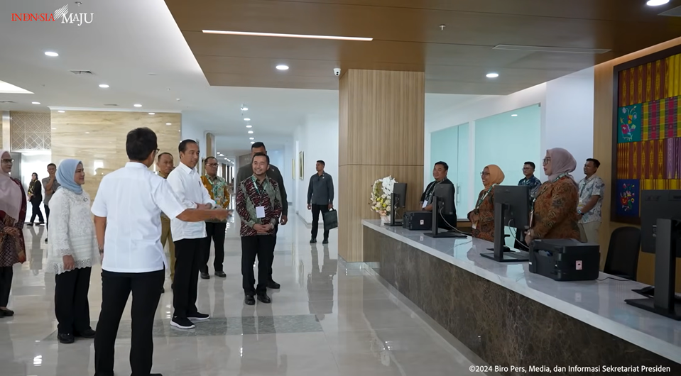 jokowi rumah sakit kemenkes makassar 2